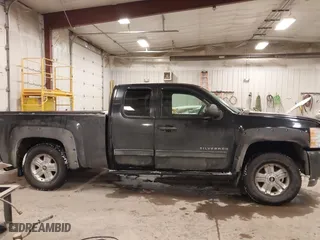 2010 Chevrolet Silverado 1500 LT with VIN 1GCSKSE33AZ150361, listed as a IAAI auction lot 41589213 with 197,263 mi miles. Bid and sale history available at carsss.com. Image 13.