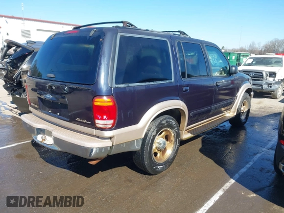 2000 Ford Explorer Eddie Bauer z VIN 1FMDU74E6YZB25124, wystawiony jako IAAI lot #41705960 z przebiegiem 204 513 mil mil oraz . Historia ofert i sprzedaży dostępna na DreamBid. Obrazek 4.