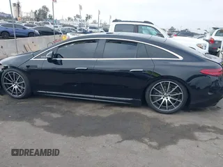 2024 Mercedes-Benz EQS 450 z VIN W1KCG2EB5RA046256, wystawiony jako IAAI lot #41203235 z przebiegiem 5 332 mil mil oraz . Historia ofert i sprzedaży dostępna na DreamBid. Obrazek 15.