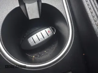 2019 Nissan Maxima Platinum z VIN 1N4AA6AV6KC372254, wystawiony jako IAAI lot #41519515 z przebiegiem 124 326 mil mil oraz . Historia ofert i sprzedaży dostępna na DreamBid. Obrazek 11.