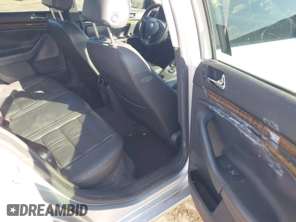 2005 Volkswagen Jetta 2.5L с VIN 3VWDF71K65M608938, выставлен на аукционе IAAI как лот 41880658 с пробегом 108 701 миль миль и . История ставок и продаж доступна на DreamBid. Изображение 8.