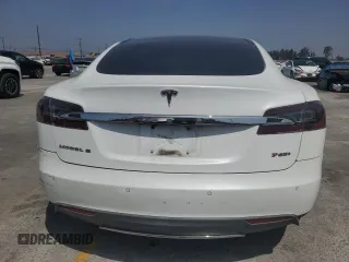 2013 Tesla Model S Performance z VIN 5YJSA1DP1DFP20689, wystawiony jako Copart lot #56869305 z przebiegiem Nie podano mil oraz Szkoda całkowita • Salvage title. Historia ofert i sprzedaży dostępna na DreamBid. Obrazek 6.