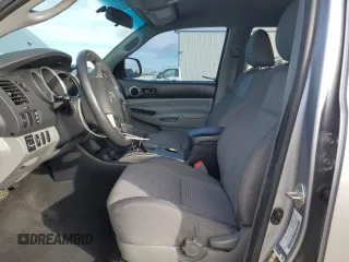2014 Toyota Tacoma PreRunner with VIN 3TMJU4GN3EM163067, listed as a Copart auction lot 41582155 with 101,971 mi miles and Salvage Title. Bid and sale history available at DreamBid. Image 7.
