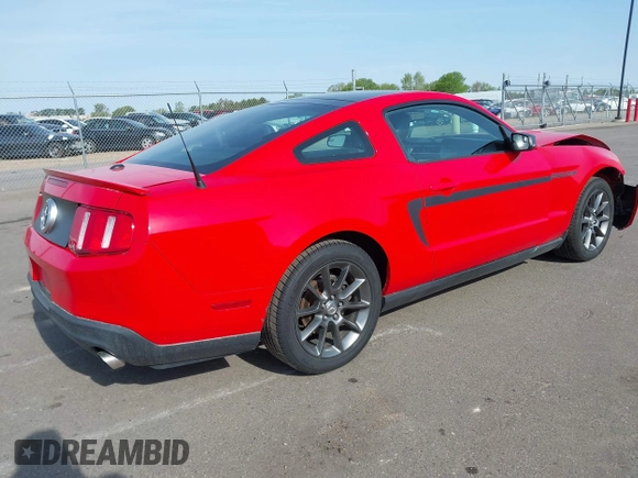 2011 Ford Mustang V6 z VIN 1ZVBP8AM3B5101427, wystawiony jako IAAI lot #42213912 z przebiegiem 146 591 mil mil oraz . Historia ofert i sprzedaży dostępna na DreamBid. Obrazek 4.