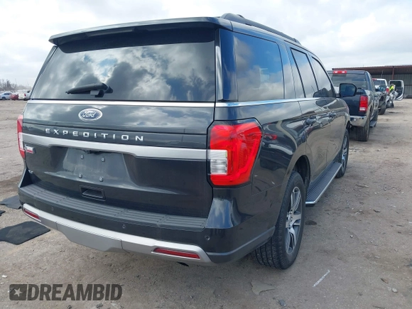 2022 Ford Expedition XLT with VIN 1FMJU1HT0NEA56894, listed as a IAAI auction lot 41450620 with 23,695 mi miles. Bid and sale history available at carsss.com. Image 4.