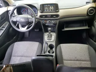 2021 Hyundai Kona SE z VIN KM8K12AA8MU742150, wystawiony jako Copart lot #56840555 z przebiegiem 67 371 mil mil oraz Szkoda całkowita • Salvage title. Historia ofert i sprzedaży dostępna na DreamBid. Obrazek 8.