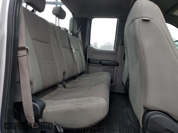 2019 Ford F-250 XL z VIN 1FT7X2B61KEF55620, wystawiony jako Copart lot #44321215 z przebiegiem 105 823 mil mil oraz Szkoda całkowita • Salvage title. Historia ofert i sprzedaży dostępna na DreamBid. Obrazek 10.
