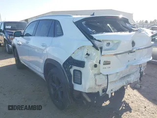 2021 Volkswagen Atlas SE with VIN 1V2PE2CA4MC203850, listed as a IAAI auction lot 41634034 with 56,336 mi miles and . Bid and sale history available at DreamBid. Image 3.
