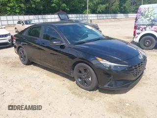 2022 Hyundai Elantra SEL z VIN KMHLM4AG1NU352424, wystawiony jako IAAI lot #42337560 z przebiegiem 21 892 mil mil oraz . Historia ofert i sprzedaży dostępna na DreamBid. Obrazek 1.