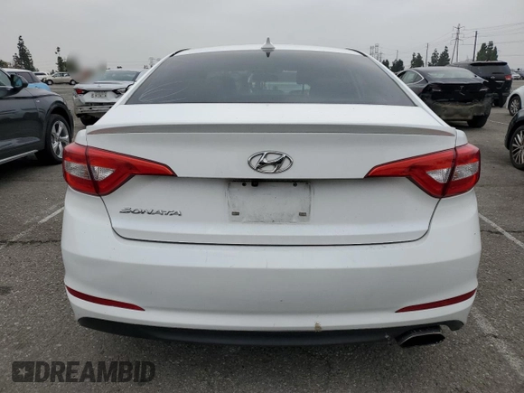 2015 Hyundai Sonata SE z VIN 5NPE24AF5FH008617, wystawiony jako Copart lot #55335045 z przebiegiem 139 671 mil mil oraz Czysty tytuł • Clean title. Historia ofert i sprzedaży dostępna na DreamBid. Obrazek 6.