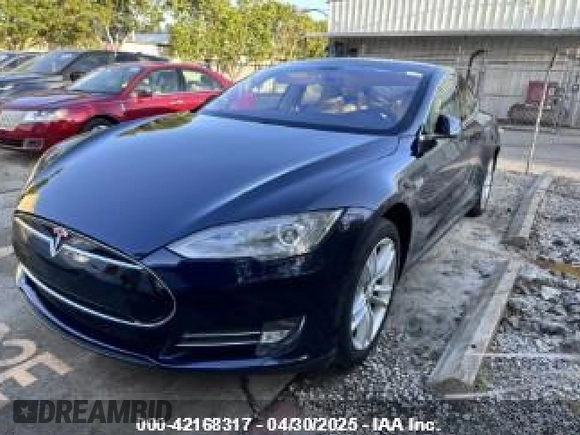 2013 Tesla Model S with VIN 5YJSA1DN8DFP17027, listed as a IAAI auction lot 42168317 with 148,394 mi miles. Bid and sale history available at carsss.com. Image 2.