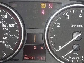 2015 BMW X1 xDrive28i with VIN WBAVL1C57FVY35998, listed as a IAAI auction lot 41740072 with 84,233 mi miles. Bid and sale history available at carsss.com. Image 7.