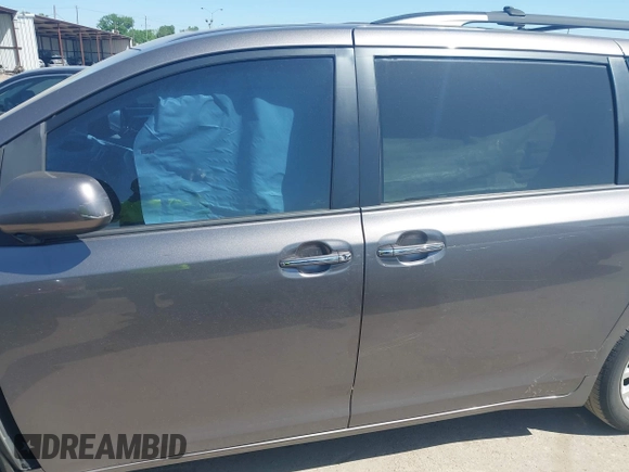 2014 Toyota Sienna XLE with VIN 5TDYK3DC4ES419928, listed as a IAAI auction lot 41976538 with 144,405 mi miles. Bid and sale history available at carsss.com. Image 13.