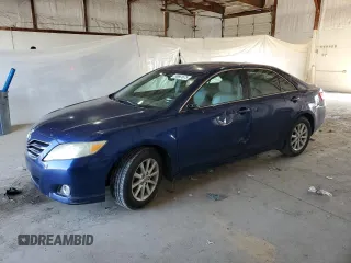 2011 Toyota Camry LE z VIN 4T4BF3EK2BR090817, wystawiony jako Copart lot #56661675 z przebiegiem 180 331 mil mil oraz Szkoda całkowita • Salvage title. Historia ofert i sprzedaży dostępna na DreamBid. Obrazek 1.