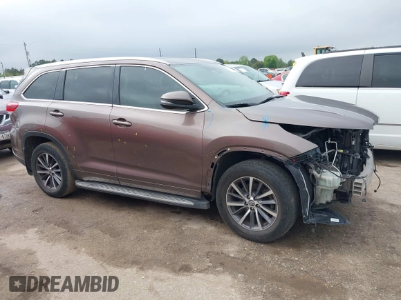 2017 Toyota Highlander XLE with VIN 5TDKZRFH1HS201561, listed as a IAAI auction lot 41841439 with 110,644 mi miles and . Bid and sale history available at DreamBid. Image 14.