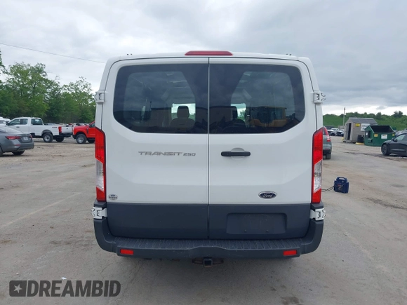 2015 Ford Transit Cargo с VIN 1FTNR1ZM4FKA85817, выставлен на аукционе IAAI как лот 42296872 с пробегом 147 337 миль миль и . История ставок и продаж доступна на DreamBid. Изображение 16.