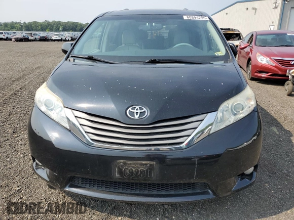 2013 Toyota Sienna XLE AAS with VIN 5TDYK3DCXDS333750, listed as a Copart auction lot 60894295 with 154,400 mi miles and Salvage title. Bid and sale history available at DreamBid. Image 5.