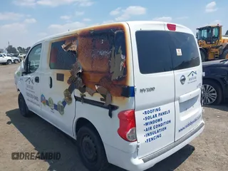 2018 Nissan NV200 SV z VIN 3N6CM0KN1JK701969, wystawiony jako IAAI lot #41600810 z przebiegiem Nie podano mil oraz . Historia ofert i sprzedaży dostępna na DreamBid. Obrazek 3.