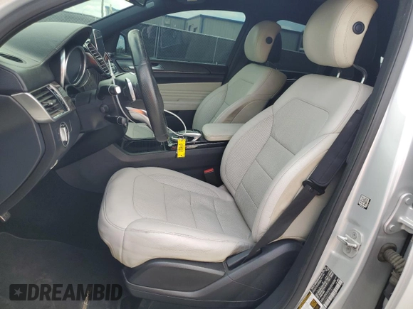 2016 Mercedes-Benz GLE 450 AMG z VIN 4JGED6EB7GA015571, wystawiony jako Copart lot #52535575 z przebiegiem 210 848 mil mil oraz Czysty tytuł • Clean title. Historia ofert i sprzedaży dostępna na DreamBid. Obrazek 7.