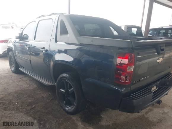 2011 Chevrolet Avalanche LT with VIN 3GNMCFE06BG133808, listed as a IAAI auction lot 41605369 with 304,317 mi miles. Bid and sale history available at carsss.com. Image 3.