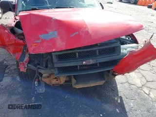 2001 Chevrolet S-10 LS with VIN 1GCCS19W818196034, listed as a IAAI auction lot 41571114 with 222,440 mi miles and . Bid and sale history available at DreamBid. Image 6.