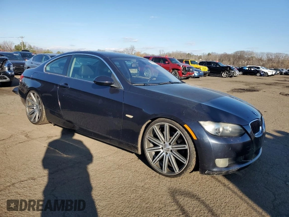 2008 BMW 3 Series 328xi z VIN WBAWC33518PC87121, wystawiony jako Copart lot #83635754 z przebiegiem 113 472 mil mil oraz Szkoda całkowita • Salvage title. Historia ofert i sprzedaży dostępna na DreamBid. Obrazek 4.
