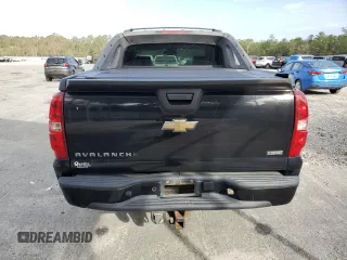 2008 Chevrolet Avalanche LS z VIN 3GNEC120X8G143925, wystawiony jako Copart lot #80324424 z przebiegiem 297 310 mil mil oraz Szkoda całkowita • Salvage title. Historia ofert i sprzedaży dostępna na DreamBid. Obrazek 6.