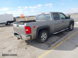 2007 Chevrolet Silverado 1500 LTZ with VIN 2GCEK13MX71529698, listed as a IAAI auction lot 41590698 with 244,705 mi miles. Bid and sale history available at carsss.com. Image 18.