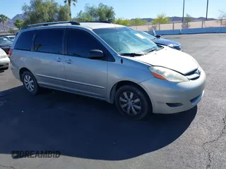 2008 Toyota Sienna CE z VIN 5TDZK23C58S141321, wystawiony jako IAAI lot #42272948 z przebiegiem 183 200 mil mil oraz . Historia ofert i sprzedaży dostępna na DreamBid. Obrazek 1.