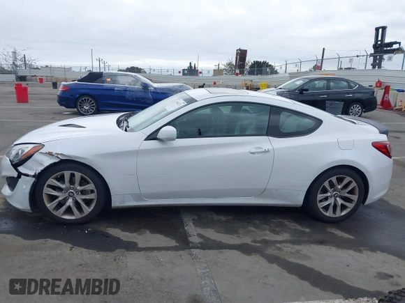 2013 Hyundai Genesis Coupe R-Spec z VIN KMHHT6KD1DU112684, wystawiony jako IAAI lot #41862231 z przebiegiem 160 698 mil mil oraz . Historia ofert i sprzedaży dostępna na DreamBid. Obrazek 14.