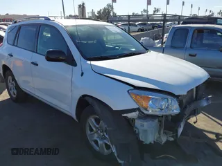 2008 Toyota RAV4 with VIN JTMZD35V985112599, listed as a IAAI auction lot 40728332 with 146,552 mi miles. Bid and sale history available at carsss.com. Image 1.