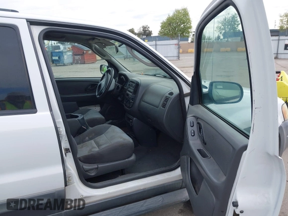 2004 Ford Escape XLS with VIN 1FMYU02104KB25647, listed as a IAAI auction lot 41916737 with 199,361 mi miles and . Bid and sale history available at DreamBid. Image 5.