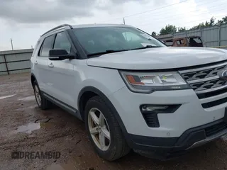 2018 Ford Explorer XLT с VIN 1FM5K7D81JGB54827, выставлен на аукционе IAAI как лот 42512368 с пробегом 96 199 миль миль и . История ставок и продаж доступна на DreamBid. Изображение 1.