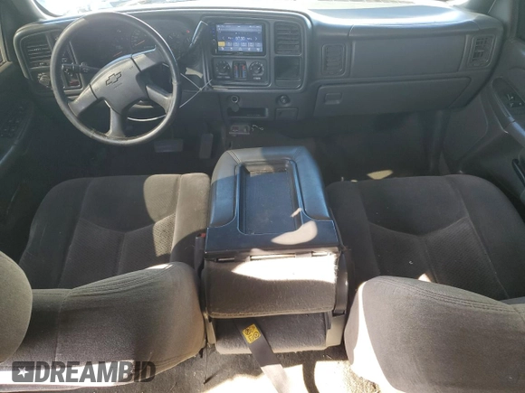 2005 Chevrolet Silverado 3500 SRW LT with VIN 1GCHK33245F953519, listed as a Copart auction lot 46618865 with 221,907 mi miles and Salvage Title. Bid and sale history available at carsss.com. Image 8.