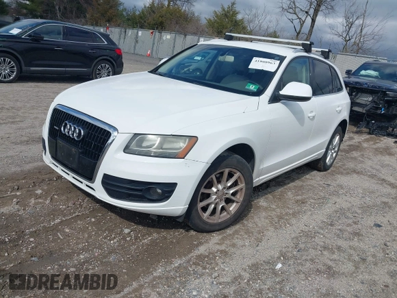 2010 Audi Q5 Premium with VIN WA1CKAFP3AA051936, listed as a IAAI auction lot 41808963 with 215,704 mi miles. Bid and sale history available at carsss.com. Image 2.