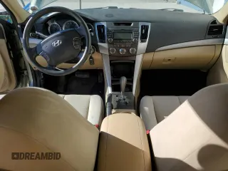 2010 Hyundai Sonata GLS z VIN 5NPET4AC7AH580719, wystawiony jako Copart lot #59948815 z przebiegiem 158 797 mil mil oraz Czysty tytuł • Clean title. Historia ofert i sprzedaży dostępna na DreamBid. Obrazek 8.