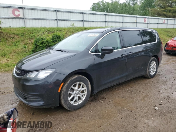 2017 Chrysler Pacifica Touring with VIN 2C4RC1DG0HR638357, listed as a Copart auction lot 59319465 with 100,921 mi miles and Clean title. Bid and sale history available at DreamBid. Image 1.