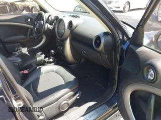 2012 MINI Countryman with VIN WMWZB3C5XCWM06084, listed as a IAAI auction lot 42744454 with 177,231 mi miles and . Bid and sale history available at DreamBid. Image 5.