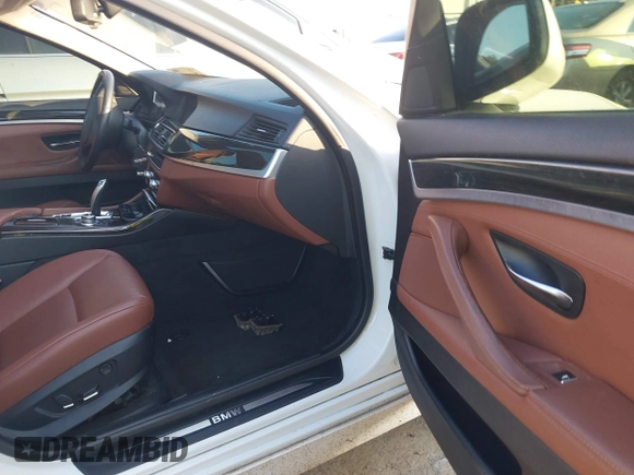 2013 BMW 5 Series 528i xDrive с VIN WBAXH5C53DDW11955, выставлен на аукционе IAAI как лот 42601785 с пробегом 147 925 миль миль и . История ставок и продаж доступна на DreamBid. Изображение 5.