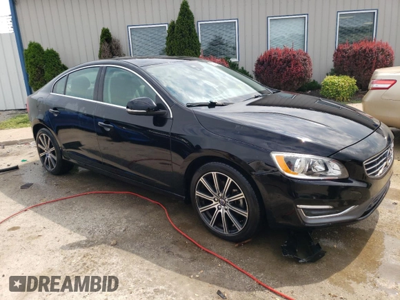 2017 Volvo S60 Inscription z VIN LYV402HK3HB132249, wystawiony jako Copart lot #62182244 z przebiegiem 58 716 mil mil oraz Szkoda całkowita • Salvage title. Historia ofert i sprzedaży dostępna na DreamBid. Obrazek 4.