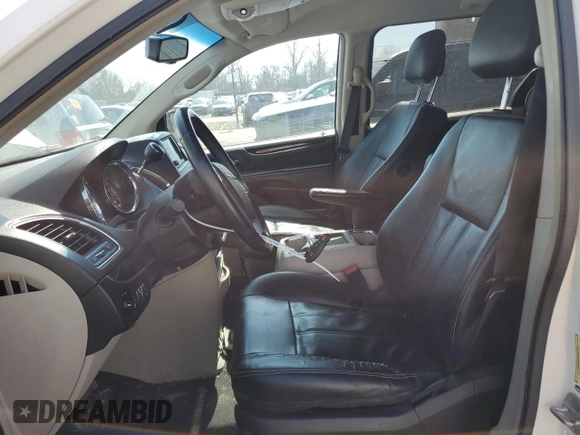 2013 Chrysler Town & Country Touring with VIN 2C4RC1BG4DR683105, listed as a Copart auction lot 48490885 with 141,845 mi miles and Salvage Title. Bid and sale history available at DreamBid. Image 7.