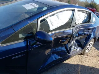 2015 Toyota Prius Four with VIN JTDKN3DU5F0439051, listed as a IAAI auction lot 41840023 with 77,304 mi miles and . Bid and sale history available at carsss.com. Image 6.