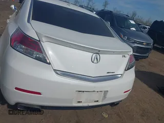 2014 Acura TL Advance z VIN 19UUA9F74EA001582, wystawiony jako IAAI lot #42058037 z przebiegiem 163 354 mil mil oraz . Historia ofert i sprzedaży dostępna na DreamBid. Obrazek 16.