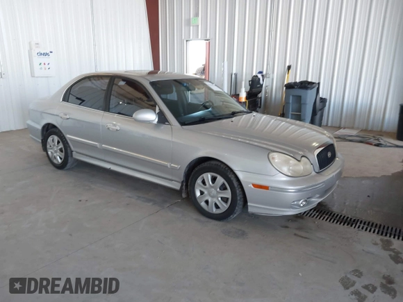 2002 Hyundai Sonata GLS with VIN KMHWF35H32A643718, listed as a IAAI auction lot 41668672 with 174,782 mi miles. Bid and sale history available at carsss.com. Image 1.