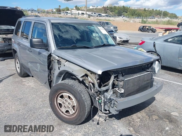 2015 Jeep Patriot Sport with VIN 1C4NJPBB7FD402500, listed as a IAAI auction lot 41912943 with 116,318 mi miles. Bid and sale history available at carsss.com. Image 1.