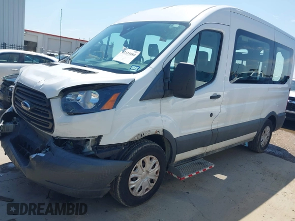 2018 Ford Transit XL z VIN 1FMZK1CM5JKB31481, wystawiony jako IAAI lot #42329280 z przebiegiem 57 051 mil mil oraz . Historia ofert i sprzedaży dostępna na DreamBid. Obrazek 19.