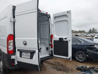 2025 Ram ProMaster Cargo Van Tradesman with VIN 3C6LRVDG3SE511551, listed as a IAAI auction lot 41558905 with 5,107 mi miles. Bid and sale history available at carsss.com. Image 18.