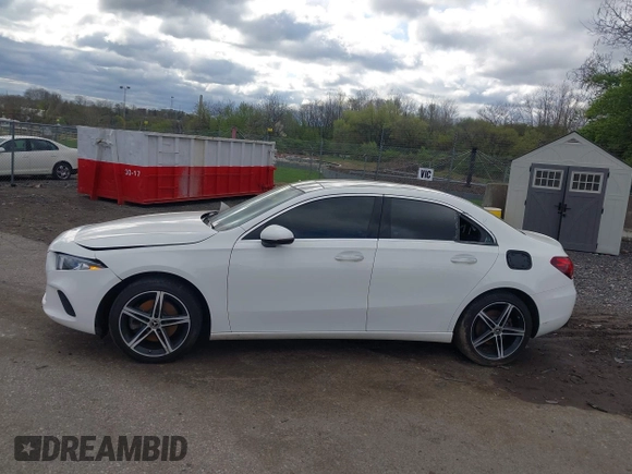 2019 Mercedes-Benz A 220 с VIN WDD3G4FB1KW030381, выставлен на аукционе IAAI как лот 42050253 с пробегом 86 034 миль миль и . История ставок и продаж доступна на DreamBid. Изображение 13.