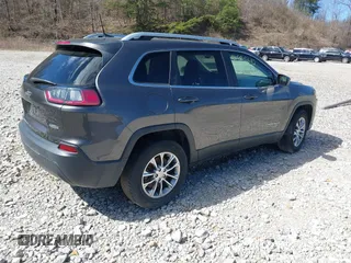 2019 Jeep Cherokee Latitude Plus with VIN 1C4PJMLB0KD191740, listed as a IAAI auction lot 41585682 with 91,755 mi miles. Bid and sale history available at carsss.com. Image 4.