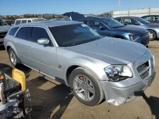 2005 Dodge Magnum RT z VIN 2D8GV582X5H549468, wystawiony jako Copart lot #77535504 z przebiegiem 200 963 mil mil oraz Szkoda całkowita • Salvage title. Historia ofert i sprzedaży dostępna na DreamBid. Obrazek 4.